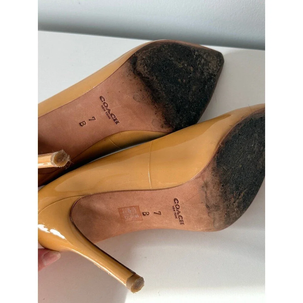 Coach heels - camel nude